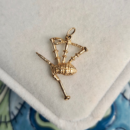 Vintage 9ct Gold Bagpipes Charm