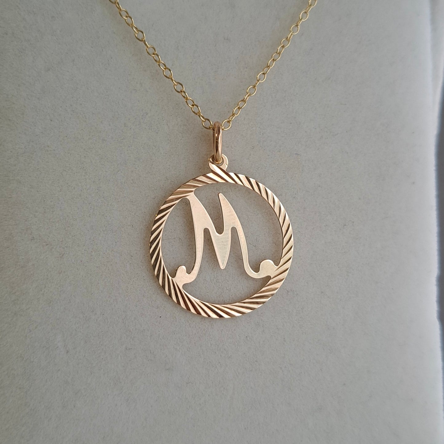 Vintage 9ct Gold Round Letter "M" Charm / Pendant