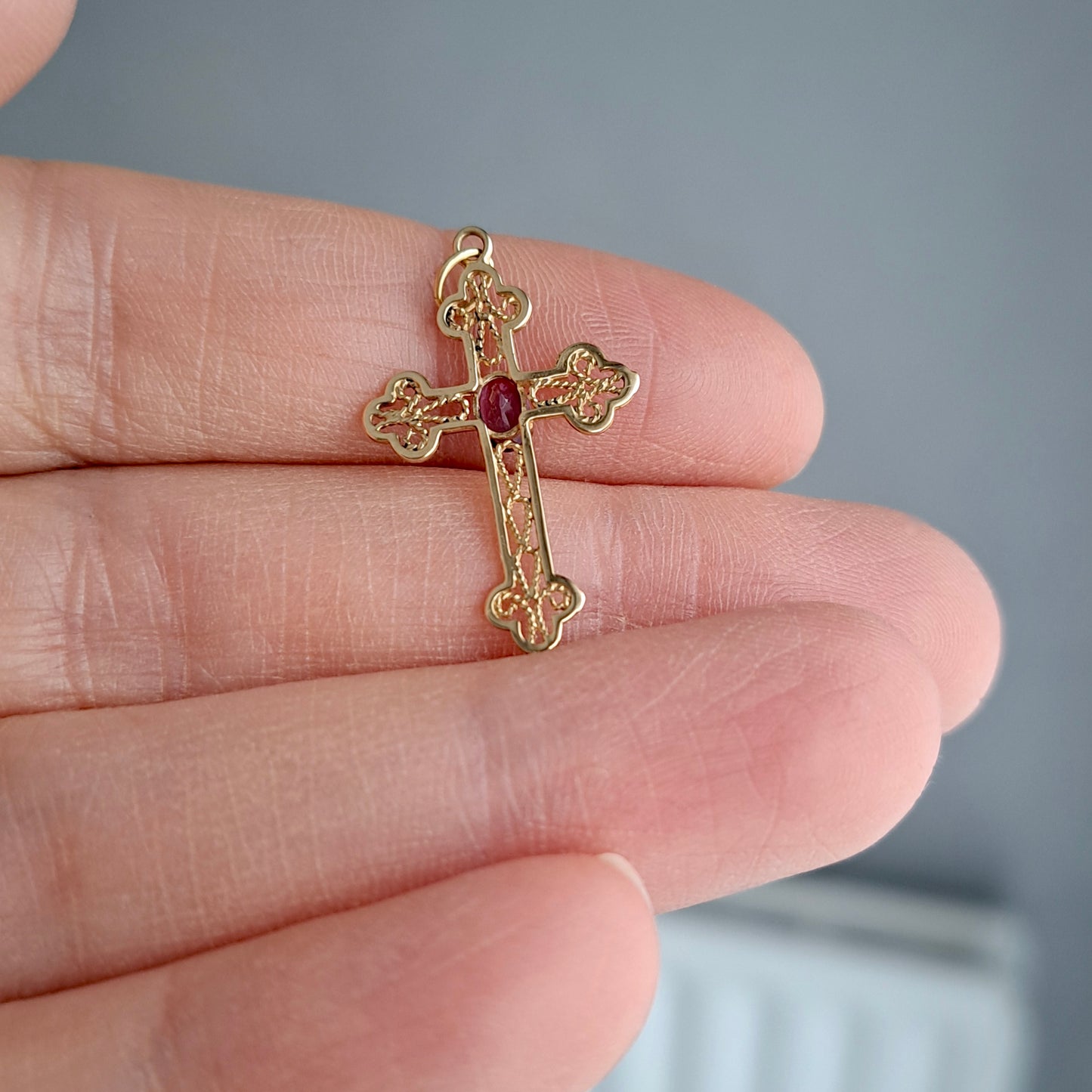 Vintage 9ct Gold Amethyst Cross Pendant