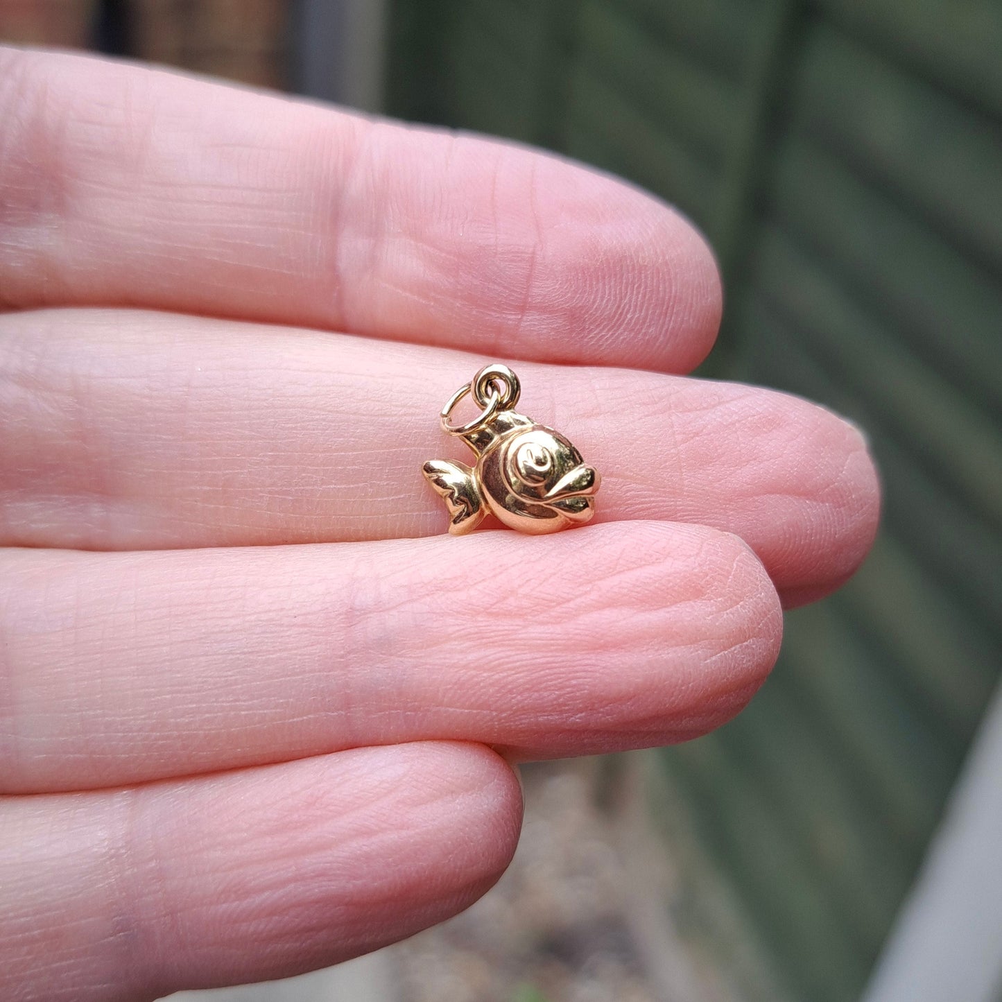 Mini 9ct Gold Puffy Fish Charm / Pendant