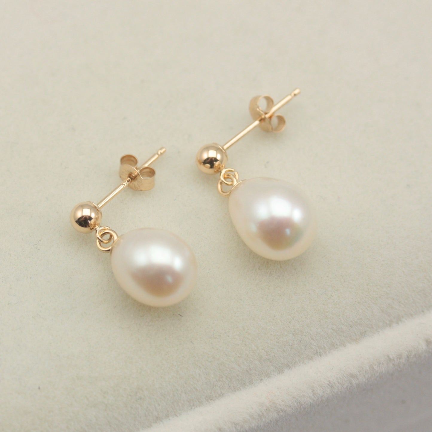 Solid 9ct Gold Teardrop Pearl Dangle Earrings